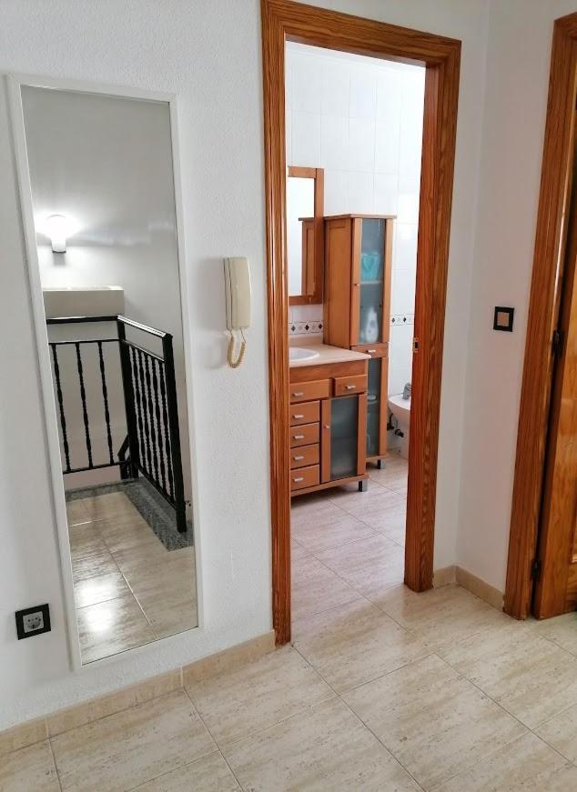 Magnificent 3 Bedroom House Close To The Beach With Community Swimming Pool サンタ・ポラ エクステリア 写真